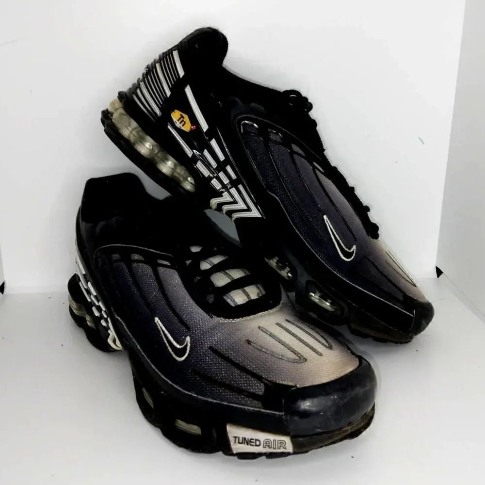 Nike Air Max Plus III Tuned Air Mens Pre-owned Black & Gray Sneakers - sz. 9 1/2